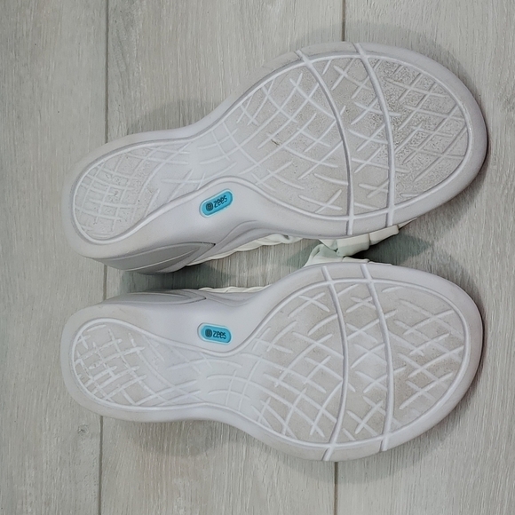 Bzees Womens Premium Knockout Wedge Sandals shoes sz 8 - Picture 8 of 10